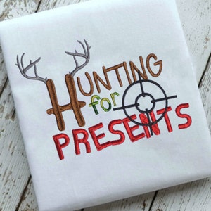 Christmas Hunting For Presents Embroidery Design Download Stitch Design - 0356