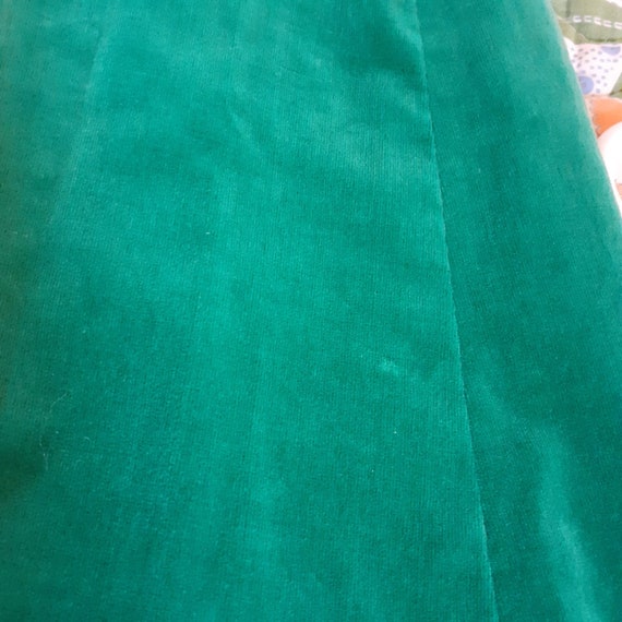 Luxurious Green Velvet Fitted Sheath - image 5