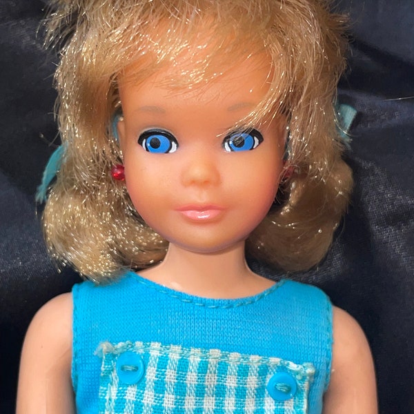 RARE - Vintage Mattel Pose N Play Skipper Doll - Original outfit - twist wrists - earrings- original hairstyle with ribbons