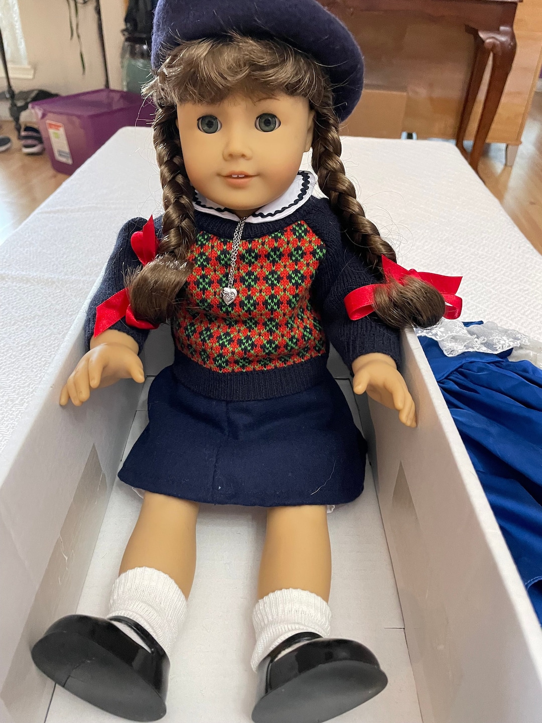 VERY RARE American Girl MOLLY Doll in Box With Locket Necklace, Book