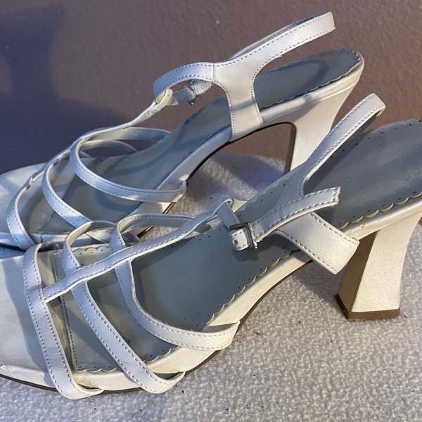 White strappy open toe shoes sandals-  size 7.5