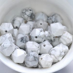 10 MM Howlit Turkospärlor Stjärnslipade Fasetterade Grade AAA Äkta Naturliga Ädelstens Lös Pärlor 14,5" Parti 1, 3, 5, 10 och 50 (80005173-M17)