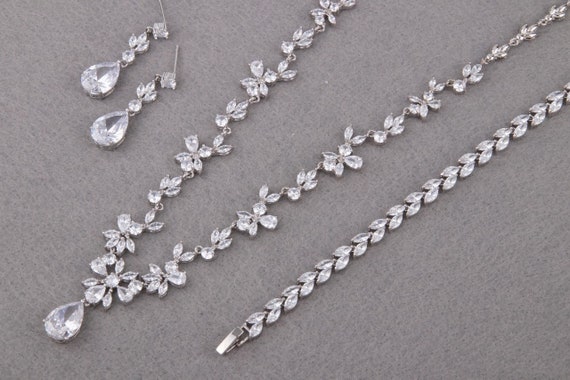 Silver chain sets deals