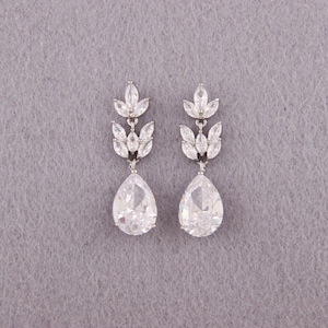 Floral Silver Teardrop Bridal Earrings Crystal Bridesmaid Gifts, Cubic Zirconia Brude Earrings, Boho Bridal Leaf Earrings Minimalist Jewelry