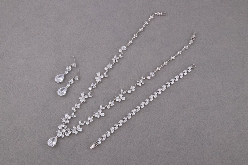 Silver necklace set for wedding Clearance