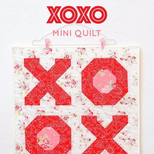 PDF Heart Quilt Pattern - XOXO Mini Quilt