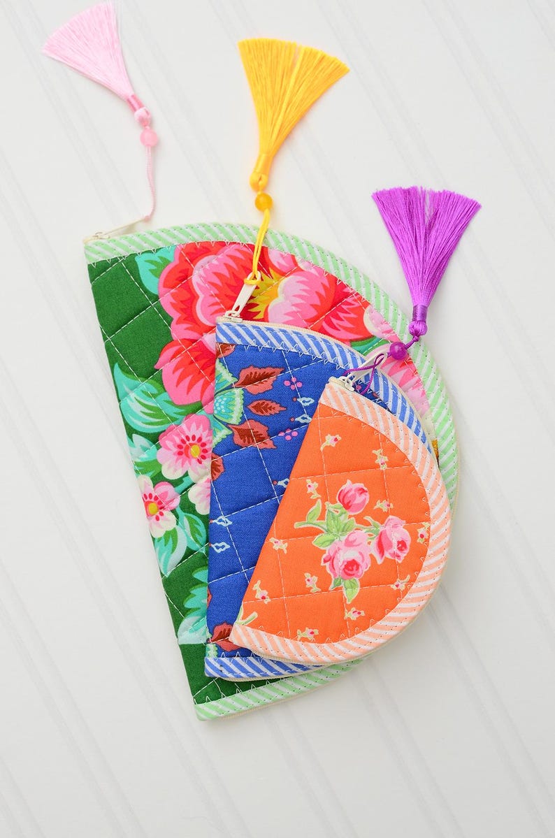 Lilou Zipper Pouch Sewing Pattern | Fortune Cookie Bag PDF | Easy Sewing Pattern 3 Sizes | Travel Cosmetic Pouch | Cute DIY Gift image 3