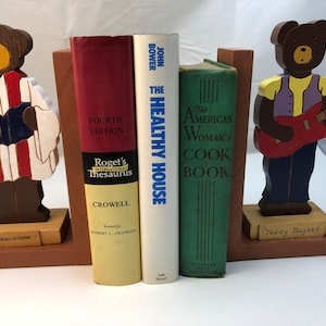 FREE SHIPPING - wooden  &quot;Busy Bears&quot; bookend of a choir singer and a Rock Star