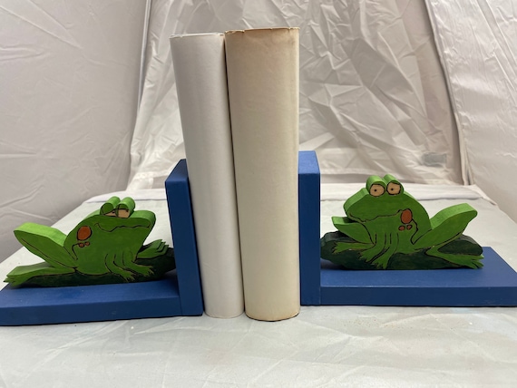 Wooden Frogs bookend