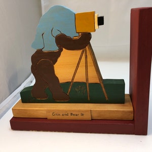 FREE SHIPPING wooden Busy Bears bookend of a photographer and a painter image 3