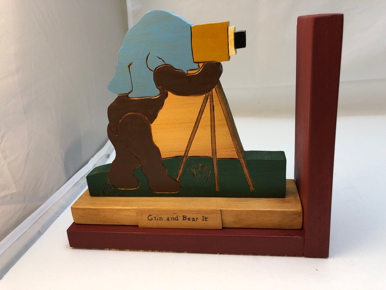 FREE SHIPPING wooden Busy Bears bookend of a photographer and a painter image 3