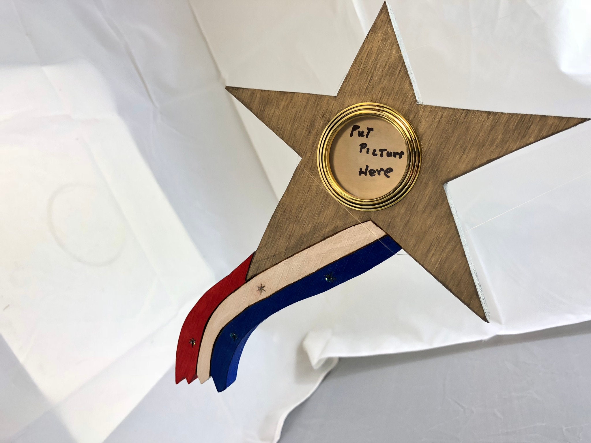 wooden-shooting-star-picture-frame