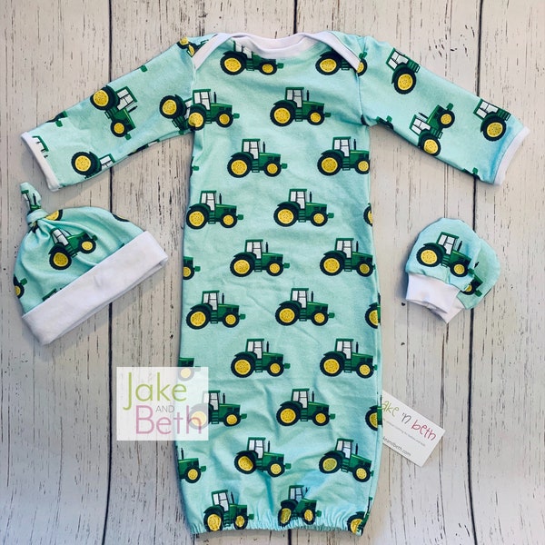Conjunto para bebé recién nacido, color neutro, tractores verdes