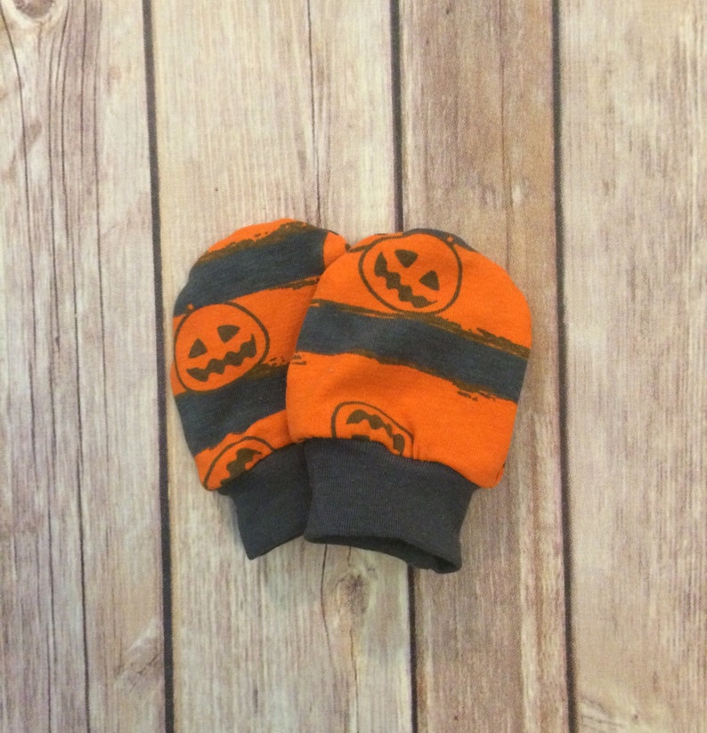 Halloween baby gown, first halloween, gender neutral newborn set, take home outfit image 5