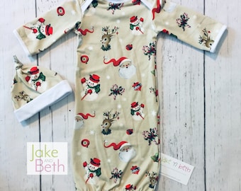 Christmas Baby Gown Set – Newborn Holiday Outfit – Baby’s First Christmas – Gender Neutral Take Home Outfit – Infant Christmas Gift