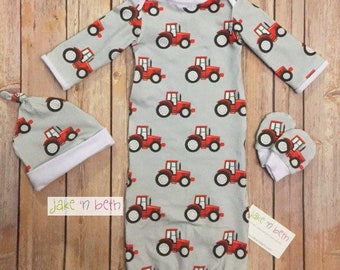Bata de bebé, conjunto para recién nacido, color neutro, tractores rojos