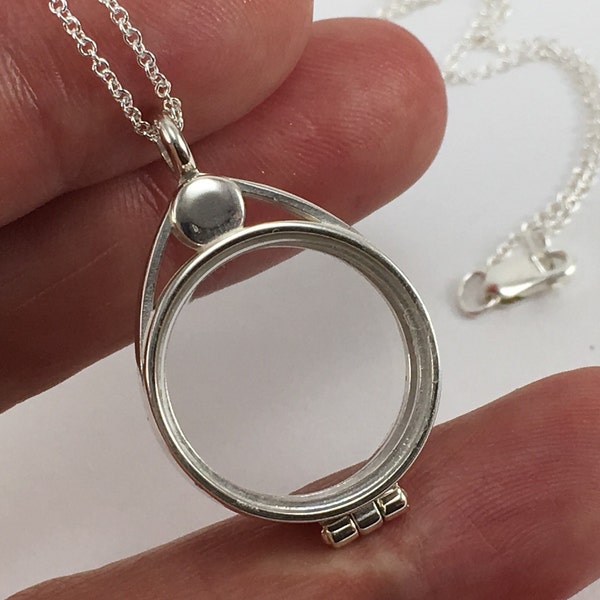 Sterling Silver Empty Glass Locket Necklace, Floating Locket with Magnet Closure Necklace