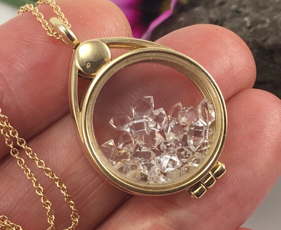 Gold glass locket pendant outlet
