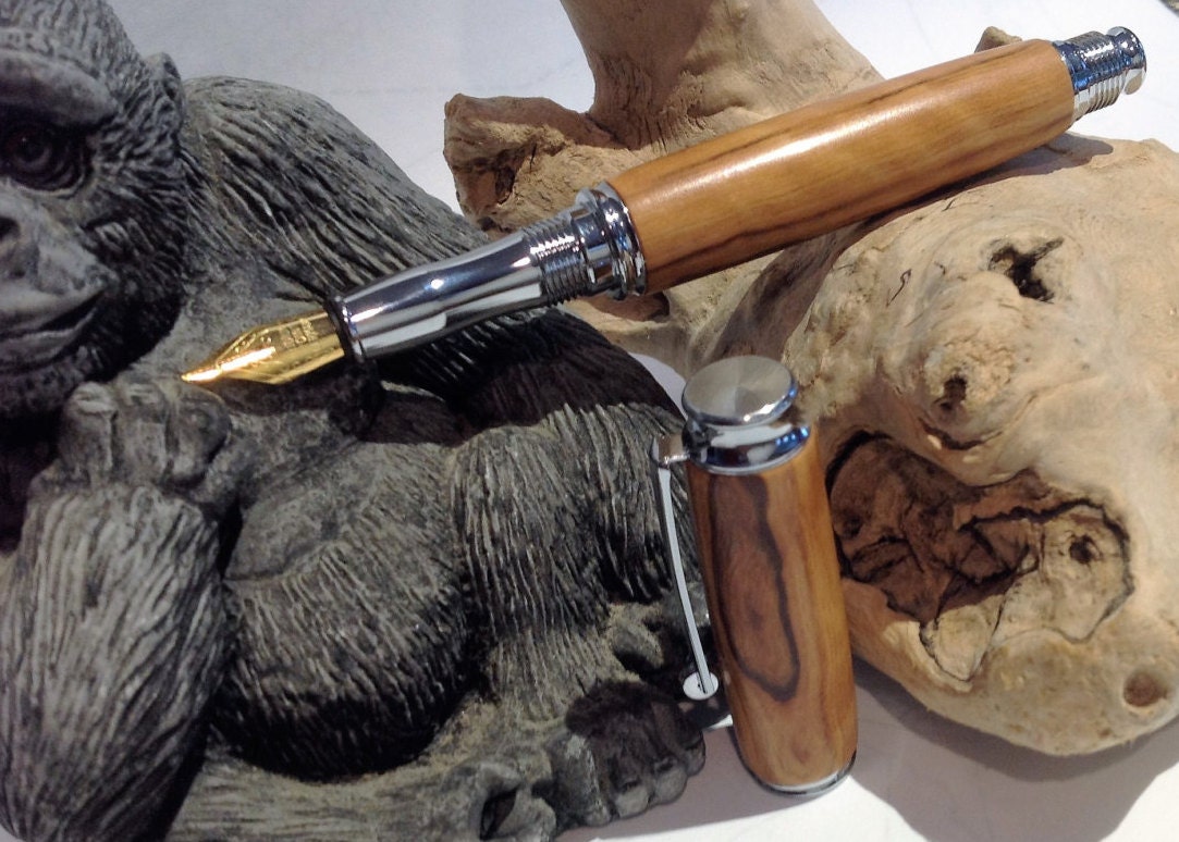 Olive Wood Virage Style Fountain Pen With Chrome Trim (1954)