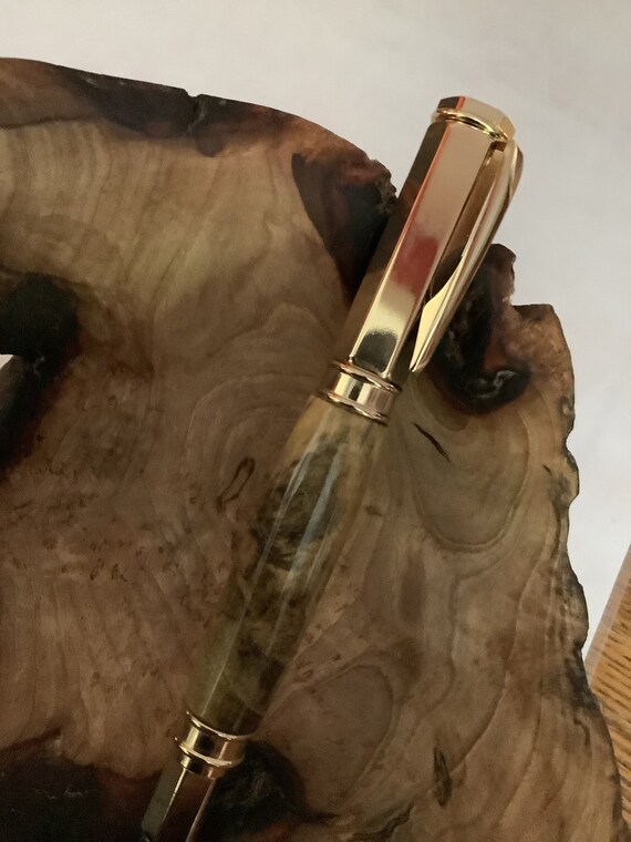 Custom Vertex Bolt Action Click pen w/ Buckeye Burl and Gold Trim (#4100)