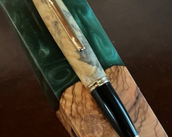 Penna a scatto stile Gatsby con fusto in radica di Buckeye biondo e oro/nero (#1158)
