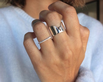 Wide ring in solid silver, open front ring with ball, silver ball ring