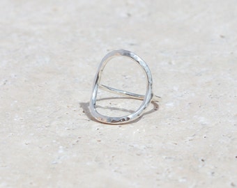 Large round hammered ring in solid silver, large round ring