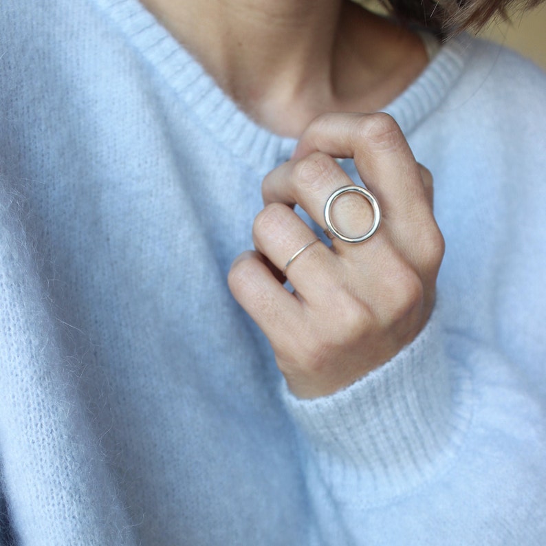 Flat round ring in solid silver, circle ring, large round ring image 4