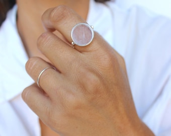 Round ring set with a rose quartz in solid silver, fine pink stone ring, large round set ring, semi precious stone ring