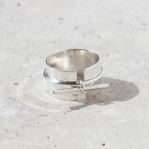 Bague avec barre horizontale hot sale