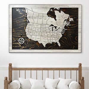 Carte des États-Unis et du Canada en bois sculpté avec punaises - oeuvre d'art murale en bois - tracker de voyage personnalisable - idée cadeau d'anniversaire de mariage