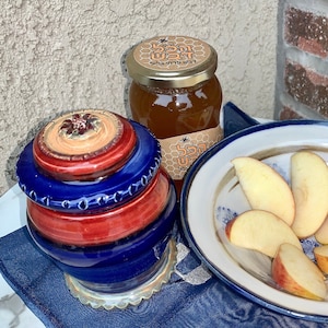 Honey Pot | Honey Dish | Serving Dish Set | Honey Dipper | Rosh Hashanah | Shana Tova | Jewish Gifts | Judaica | Jewish Art | Rosh Hashana