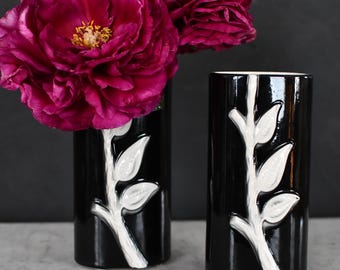 Vintage Black & White Ceramic Vase // Modern Minimalist Leaf Relief Design