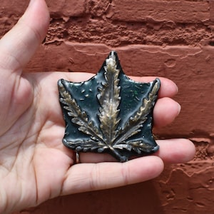 Vintage Brass and Green Enamel Pot Themed Detachable Belt Buckle