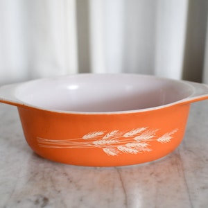 Vintage Pyrex Orange Autumn Harvest Wheat Casserole Dish // Pyrex 043 Pattern 1.5 qt