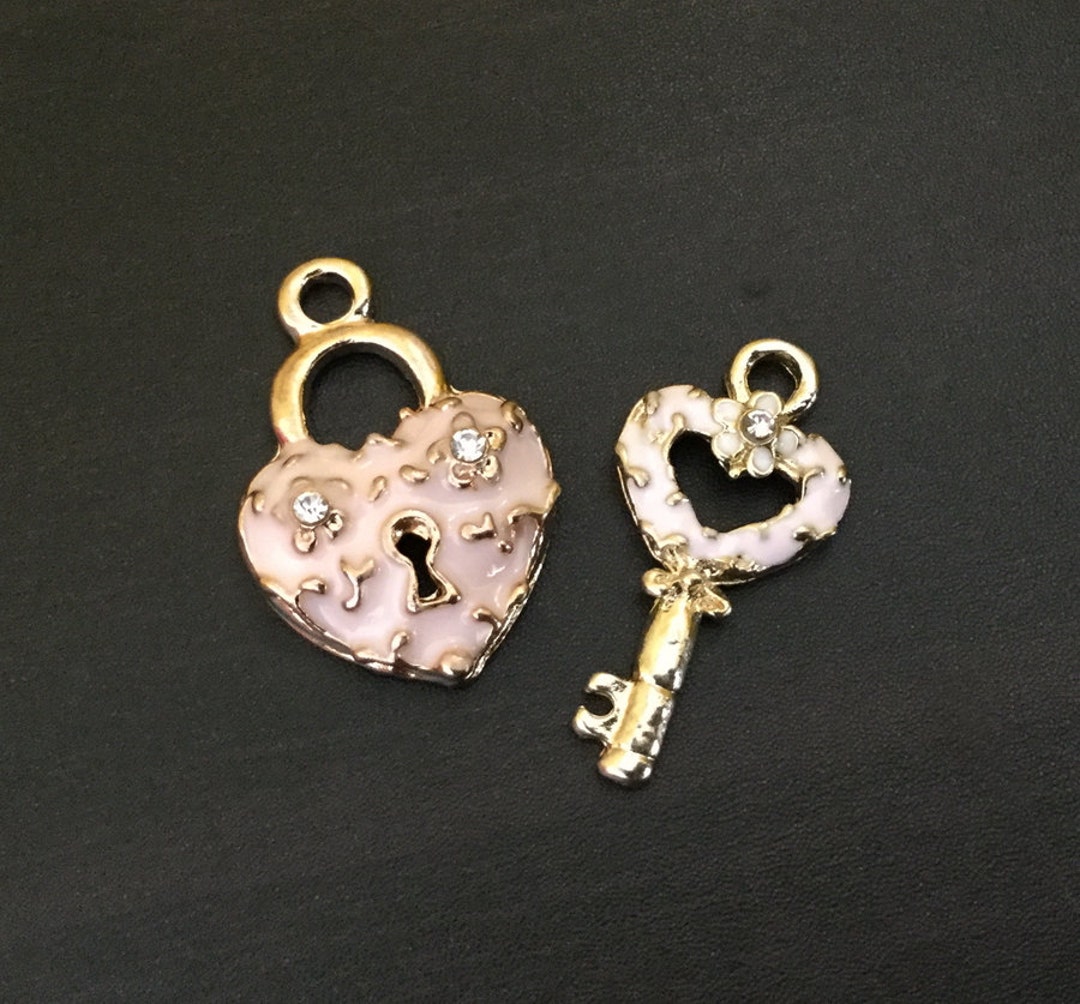 Key Charm Necklace & Heart Lock Decor Bracelet