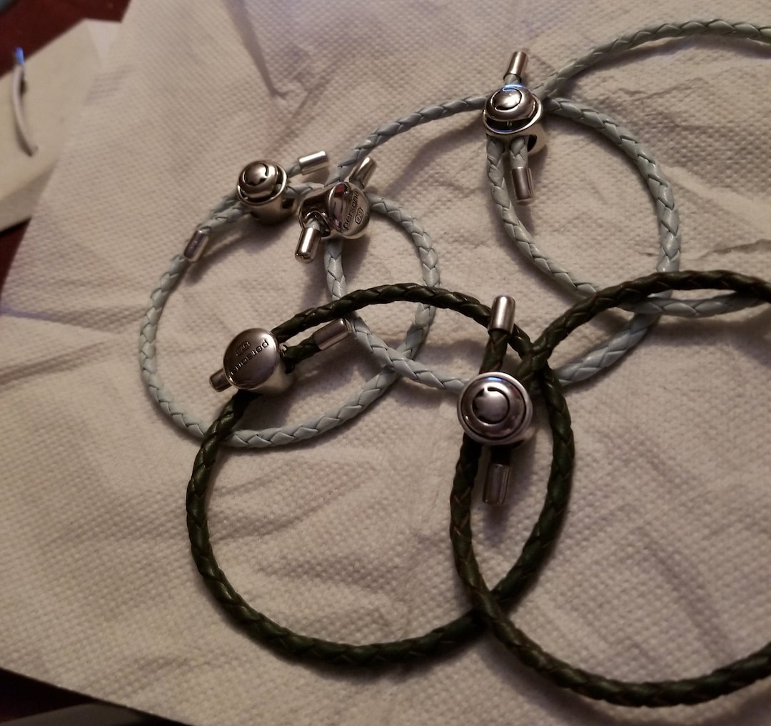 Bracelet Réglable En Cuir Avec Breloque Anneau De Tube De Corde à Trois Brins - Neuf Avec étiquettes
