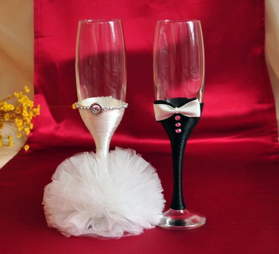 bride and groom glasses diy