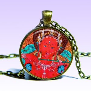 Rode Tara Godin-hangerketting: Dakini-amulet, lotusbedel