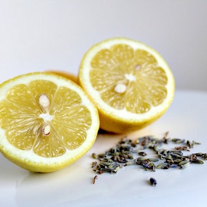 Lavender Lemon, Essential Oil Spray, Aromatherapy Linen Spray, Car Air Freshner, 4 oz. image 2