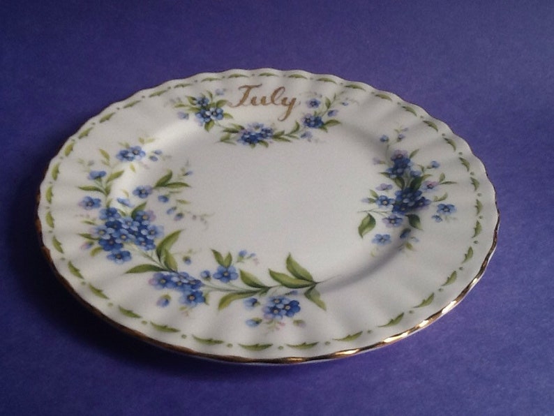 Royal Albert July Forget-Me-Not Plate Flower of the Month Series Bread And Butter Plate Bone China England Dessert Plate
