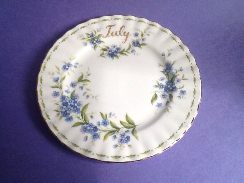 Royal Albert July Forget-Me-Not Plate Flower of the Month Series Bread And Butter Plate Bone China England Dessert Plate