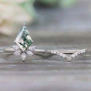 Kite Cut Moss agate Engagement Ring Set, Stunning Green Moss agate Ring For Christmas Gift,2PCS Bridal Ring Set,Proposal Ring For Girlfriend