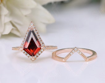 2.55 cts Kite Shape Red Garnet Gemstone Wedding Ring Set For Bridal, Art deco Red Garnet Ring Set For her Kite Rings 14K Gold Garnet Rings