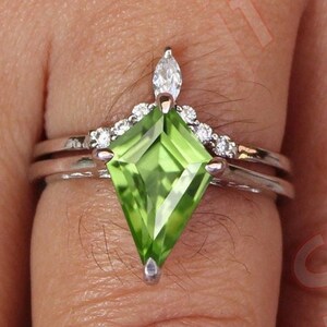 2.10 cts Kite Peridot Gemstone Wedding Ring Set For Bridal, Vintage Art deco Moissanite Ring Set, Green Stone Ring Set For her Silver Rings
