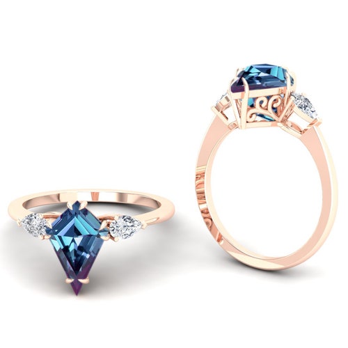 3.00cts Alexandrite Gemstone Wedding Ring, kite Shape Stone Ring For Her, Vintage Art deco Ring, shops Color Change Stone Ring, Gift For Marriage.