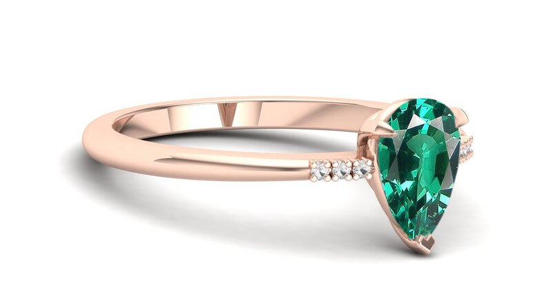 Wedding Ring For Bride Antique Pear Shape Green Stone Ring Gift For Love Pear 8x6 Emerald Engagement Bridal Ring Bridal Moissanite Ring