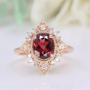 Oval Shape Natural Red garnet Engagement Ring for Love Wedding Ring Bride&#39;s Maid Ring 14K Rose Gold 925 Silver Ring Halo Ring Gift