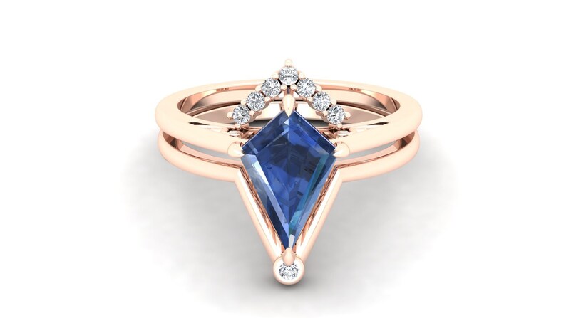 Shops 1.95cts Blue Sapphire Gemstone Engagement Ring Set, kite Shape Ring Set For Her, Vintage Art deco Bridal Moissanite Ring Set, Gift For Love.