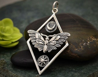 925 Sterling Silver Luna Moth avec collier pendentif soleil et lune, pendentif bijoux Whimsigoth, charme papillon 6152